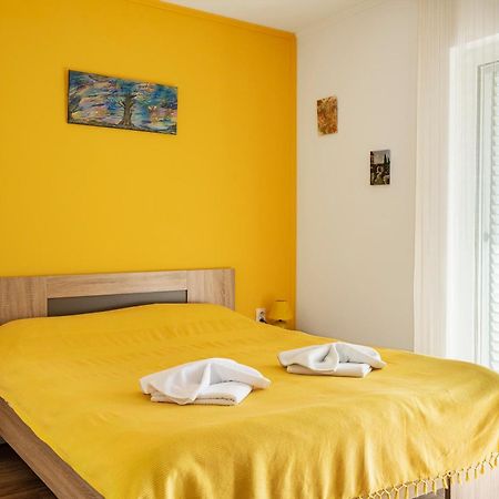 טיווט Apartments Viktoria מראה חיצוני תמונה