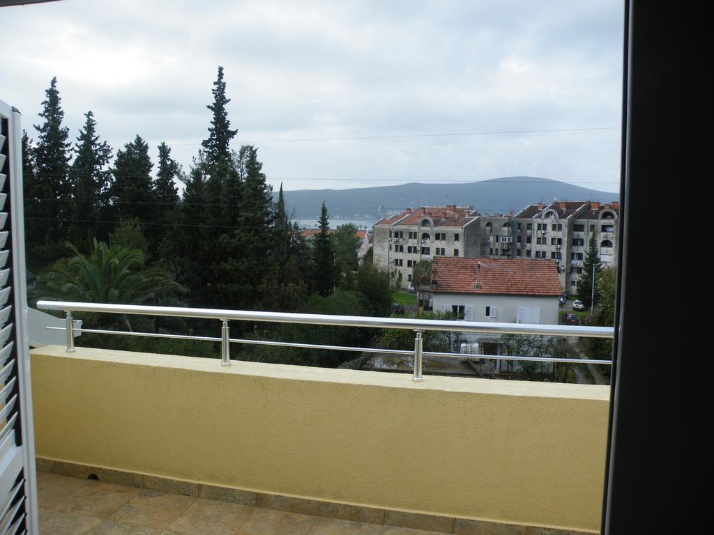 טיווט Apartments Viktoria מראה חיצוני תמונה