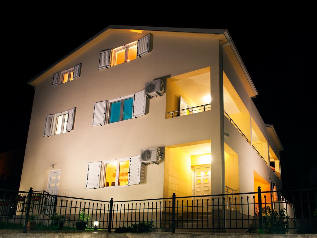 טיווט Apartments Viktoria מראה חיצוני תמונה