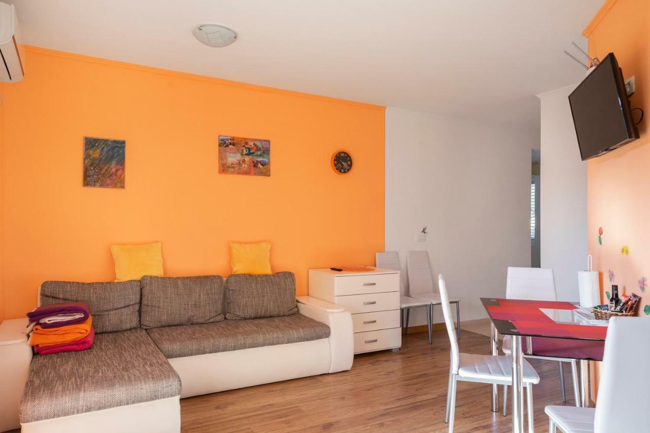 טיווט Apartments Viktoria מראה חיצוני תמונה