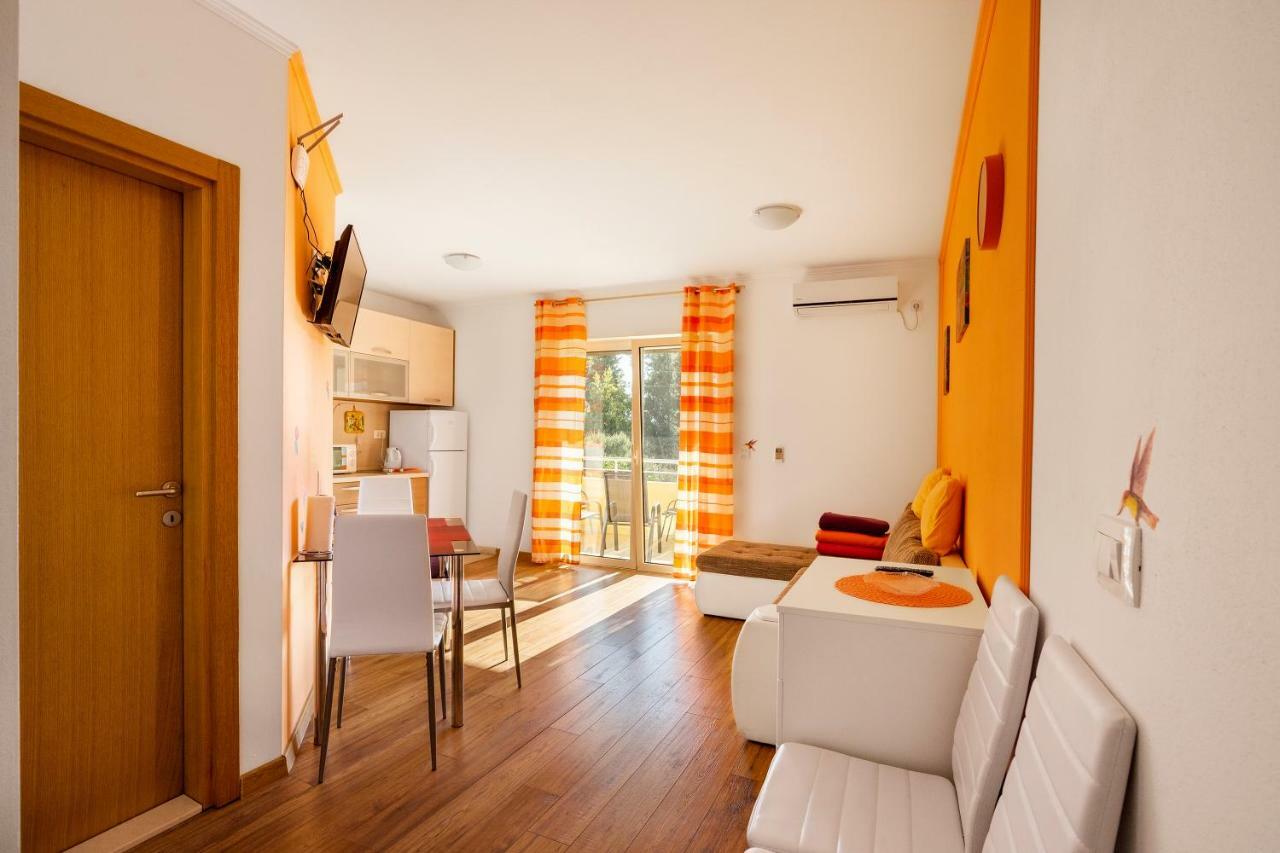 טיווט Apartments Viktoria מראה חיצוני תמונה